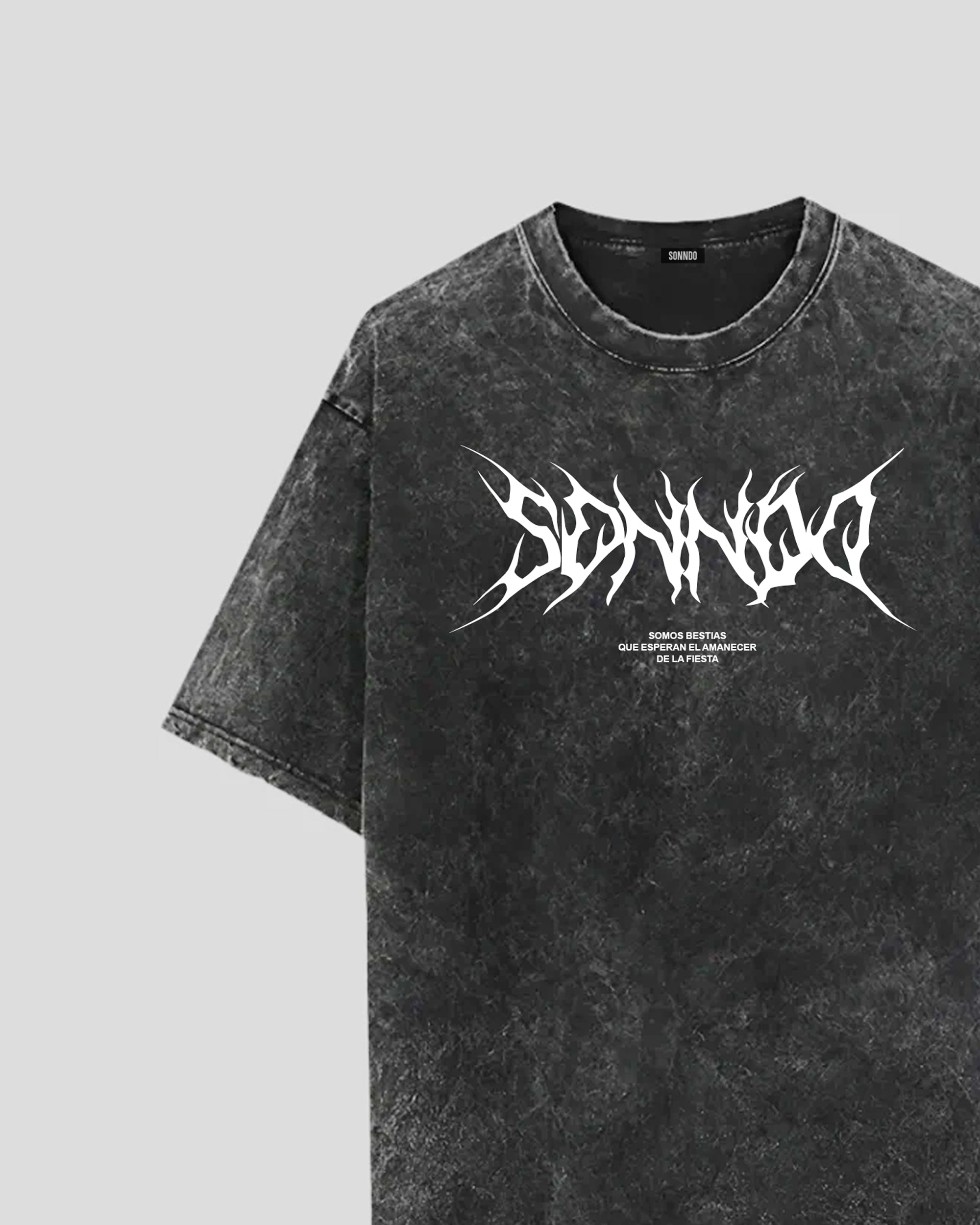 Camiseta acid wash metal