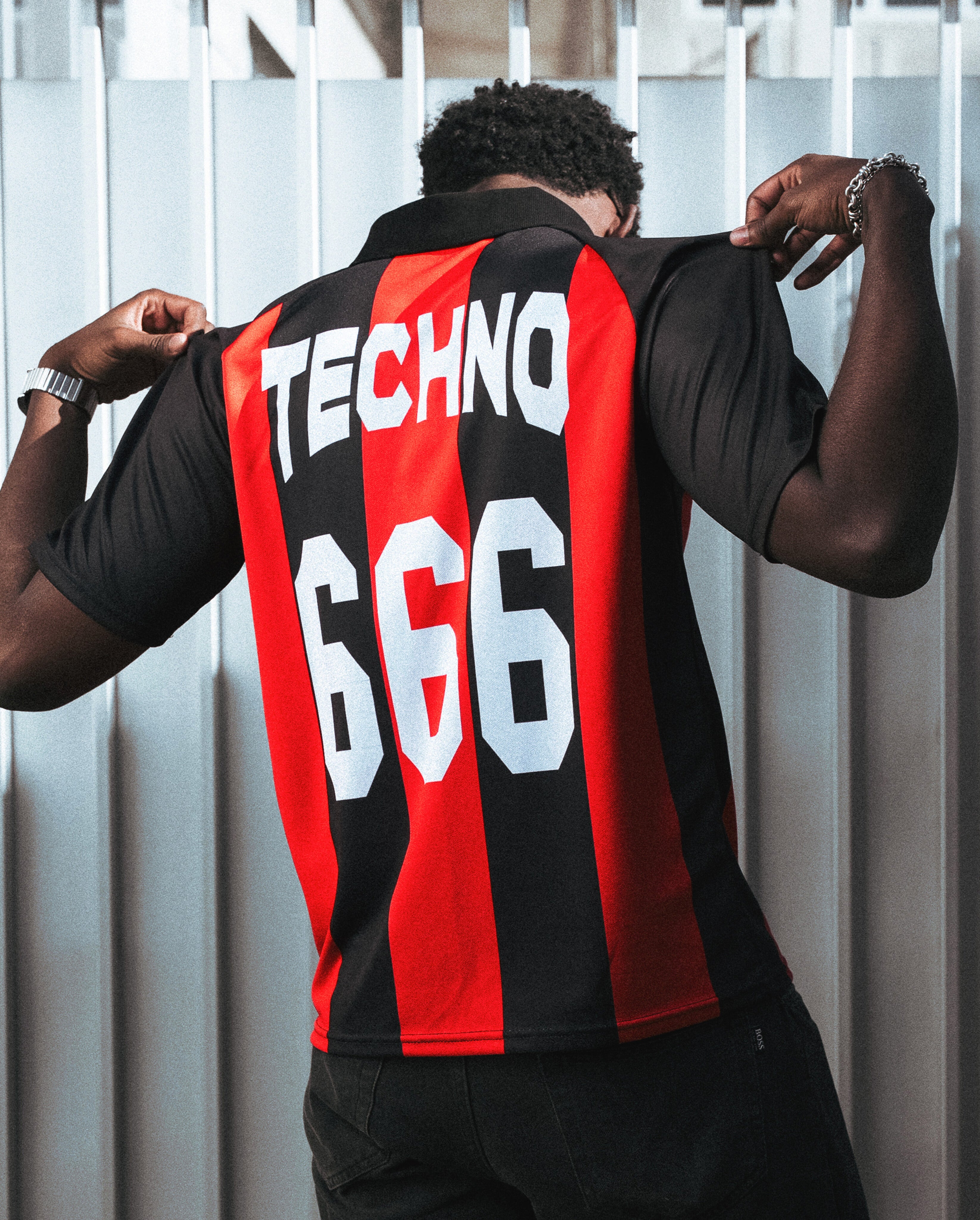 Camiseta LEVITAR X SONNDO