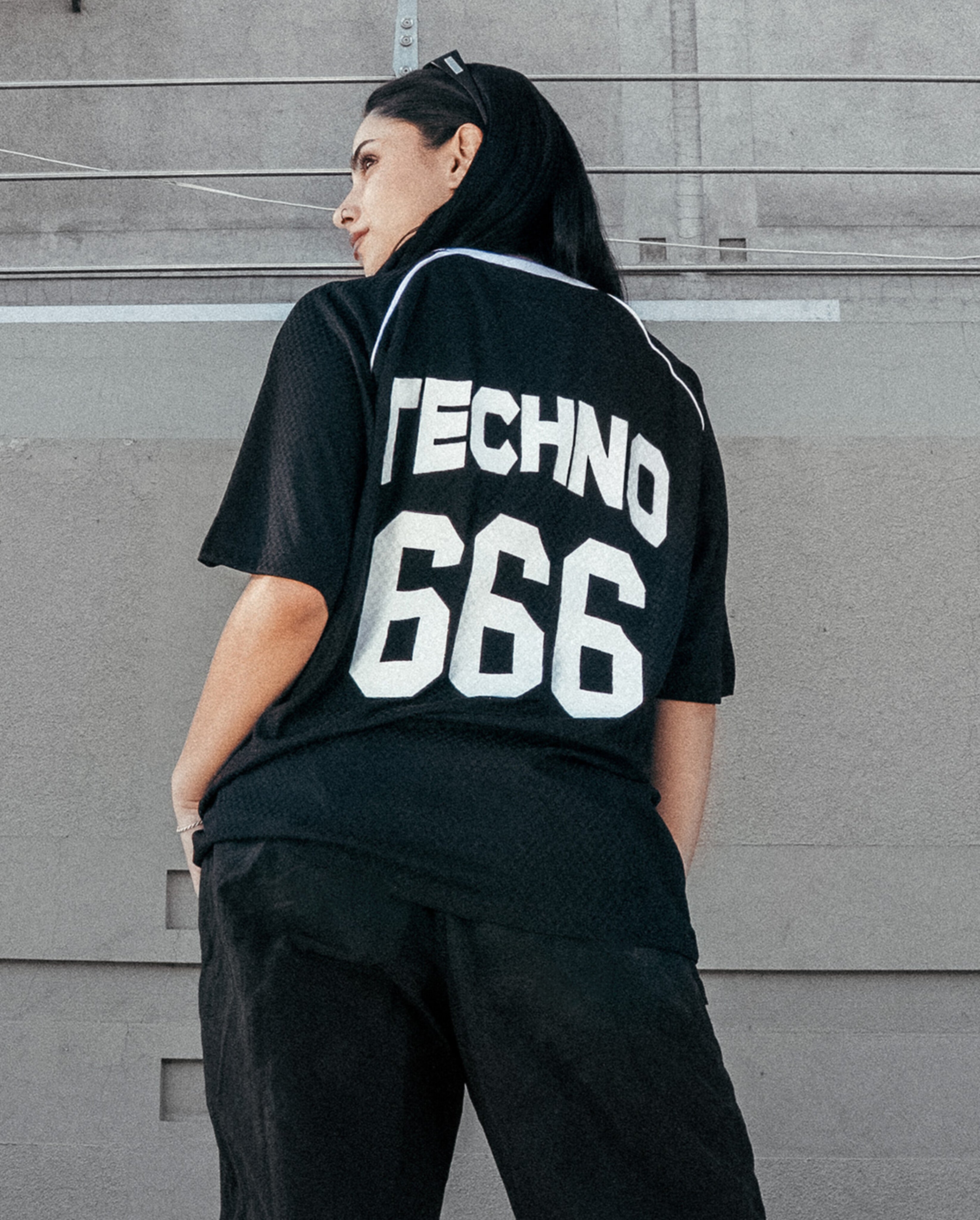 Camiseta LEVITAR X SONNDO