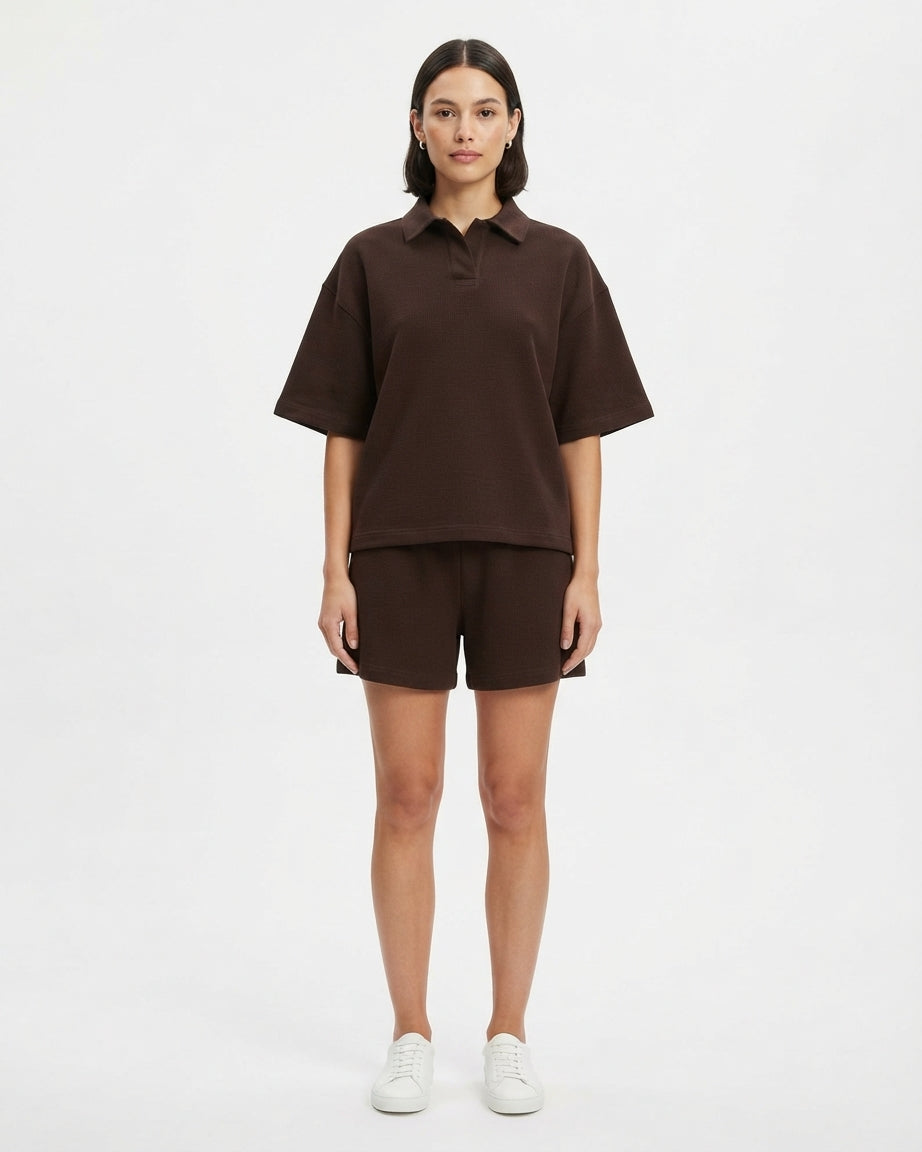 Conjunto polo oversize cafe