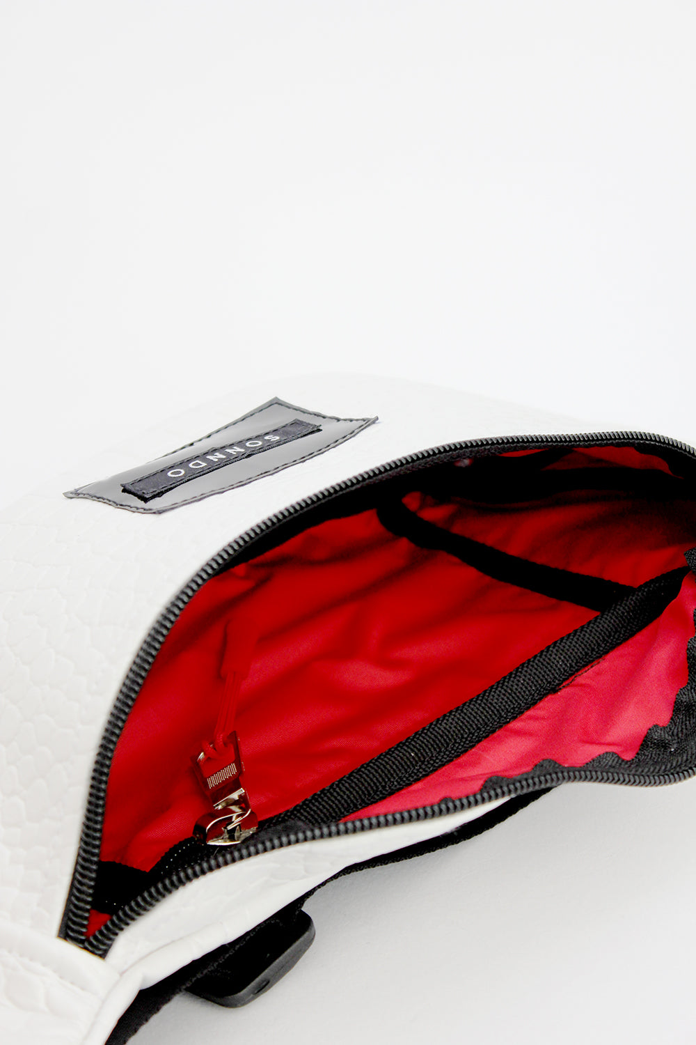 Riñonera blanca textura