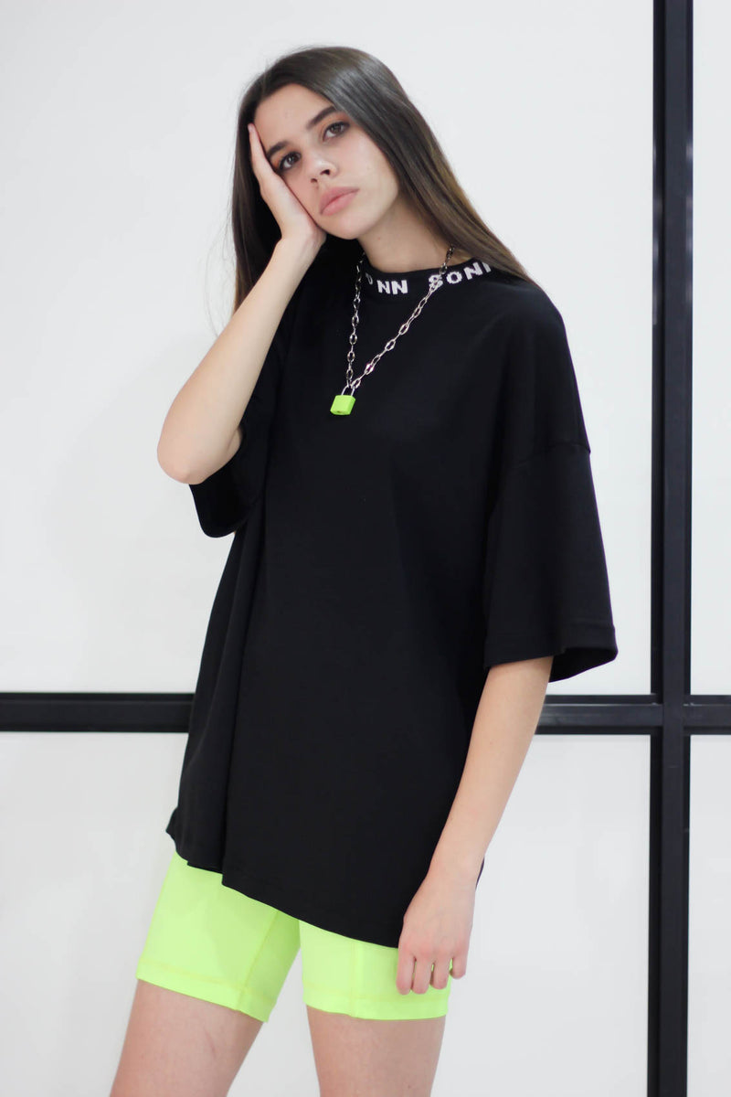 Camiseta oversize negro